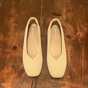 VIVAIA Margot Walker Square Toe Flats